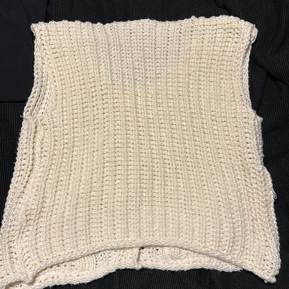 Amazon sweater - Picture 2 of 3